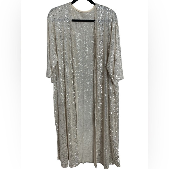 NWT/NIB GOLD on GOLD OS sequin duster. Get your “Shimmer On” - Picture 2 of 6